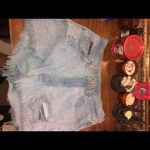 I’m selling these original vintage DKNY shorts.